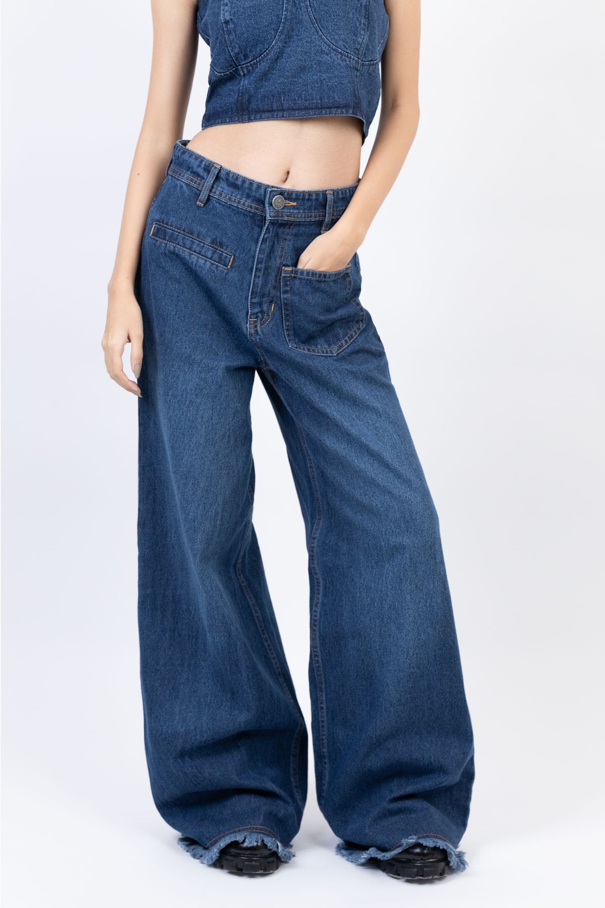 Front Pocket Wide Jeans