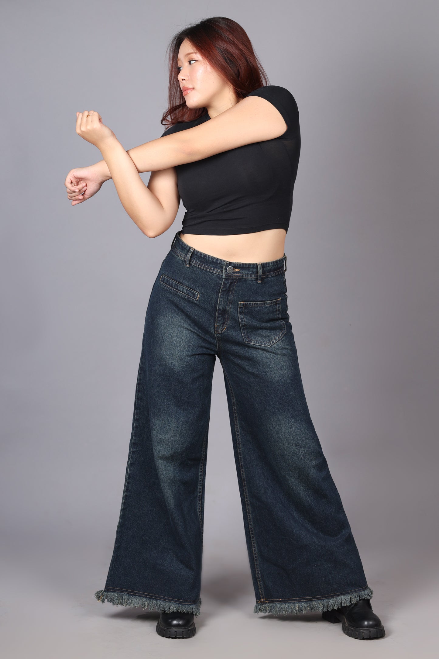 Front Pocket Wide Jeans