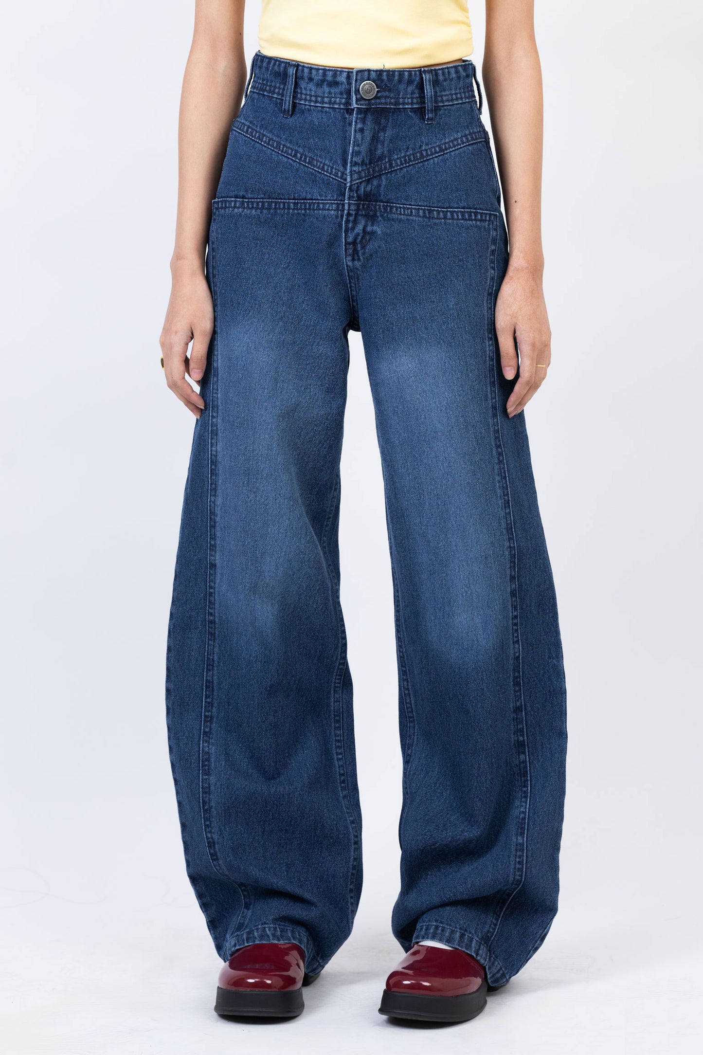 Front Cut High Waisted Straight Fit Jeans