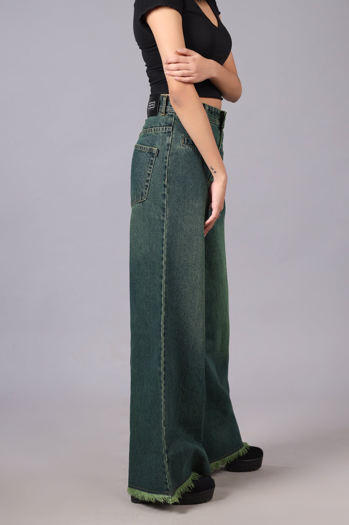 Front Pocket Wide Jeans