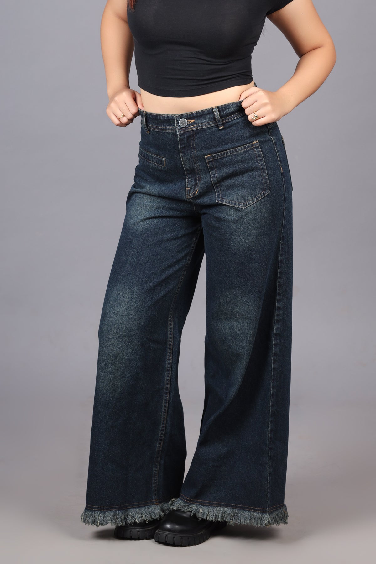 Front Pocket Wide Jeans
